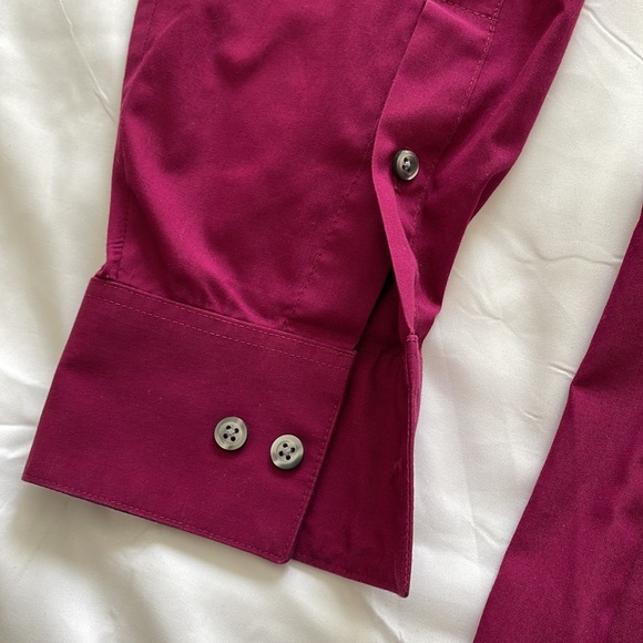 Van Heusen Men Burgundy Fitted Button Down- Front Pocket- Cuffed sleeves-Size 15 - Picture 13 of 15